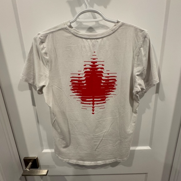Lululemon white and red Canada T-shirt - Picture 2 of 3
